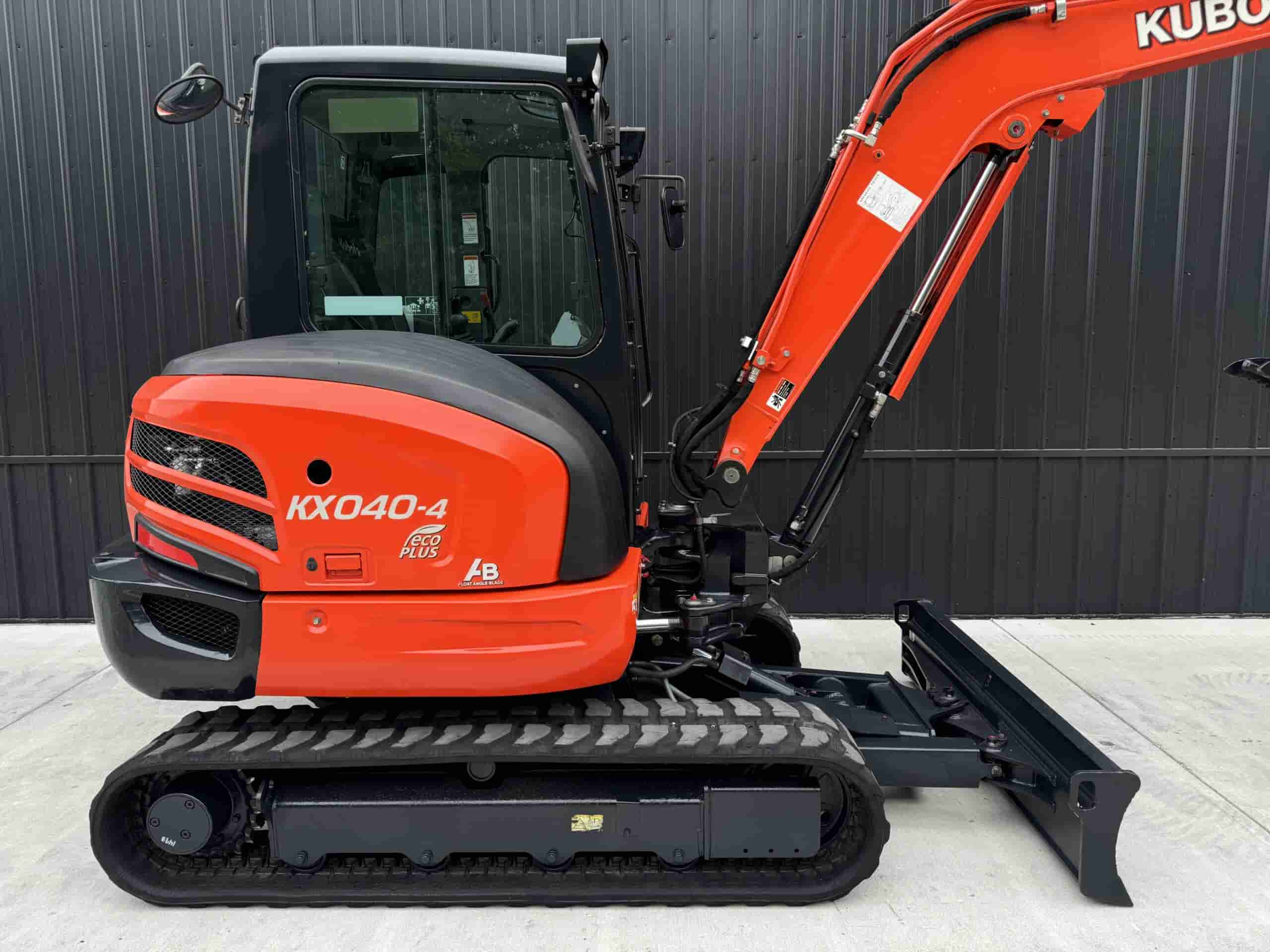 2019 KUBOTA KX040-4 CLEAN
